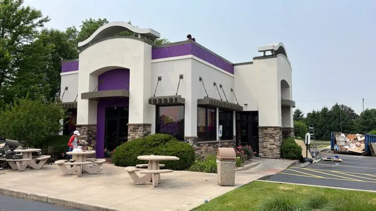 Commercial exterior painting - Taco Bell project by AltaVista Painting Pro