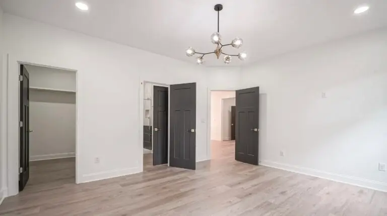 Doors and room altavista painting
